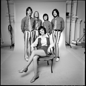 Hans sipma dianne heatherington   the merry go round 1969 chris anderson guitar  steve banman drums  dianne vocals  melvyn ksionzek bass and hermann fr%c3%bchm keyboards