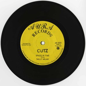 Cutz   space in time