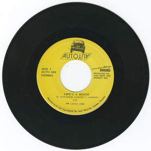 45 monkey see   life's a beach vinyl 01