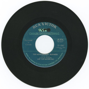 45 little daddie and the bachelors   too much monkey business vinyl 01