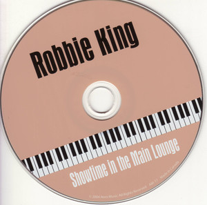 King  robbie   showtime in the main lounge %284%29