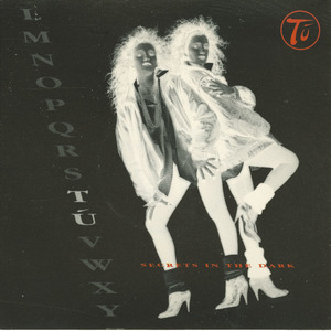 Cd t%c3%ba   secrets in the dark front